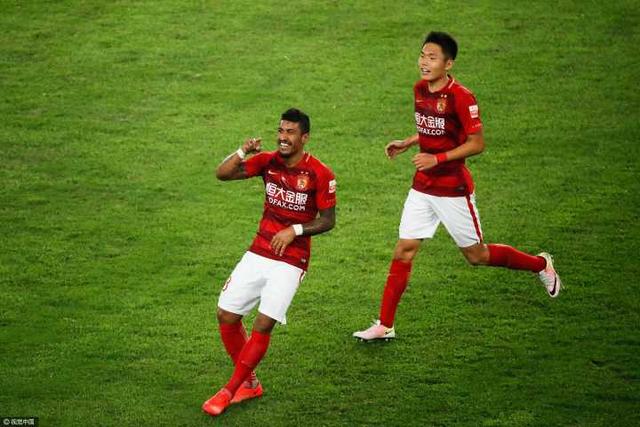 2026-04-15 陈思诚《10间敢死队》曝角色海报 精神状态太超前2026-04-15 陈思诚《10间敢死队》定档五一 喜剧满格放肆笑2026-04-09 陈思诚《10间敢死队》首曝预告 入围北影节主竞赛2026-03-27 《用武之地》路演收官 导演揭秘仿纪录片拍摄手法2026-01-04 热门新闻 勇敢活 放肆笑！
