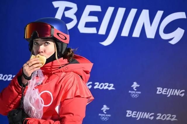 第二十届中国电影华表奖颁奖活动主持人阵容公布 2025-04-25 颁奖活动，与百位影人及全国电影观众一同见证中国电影荣誉时刻。
